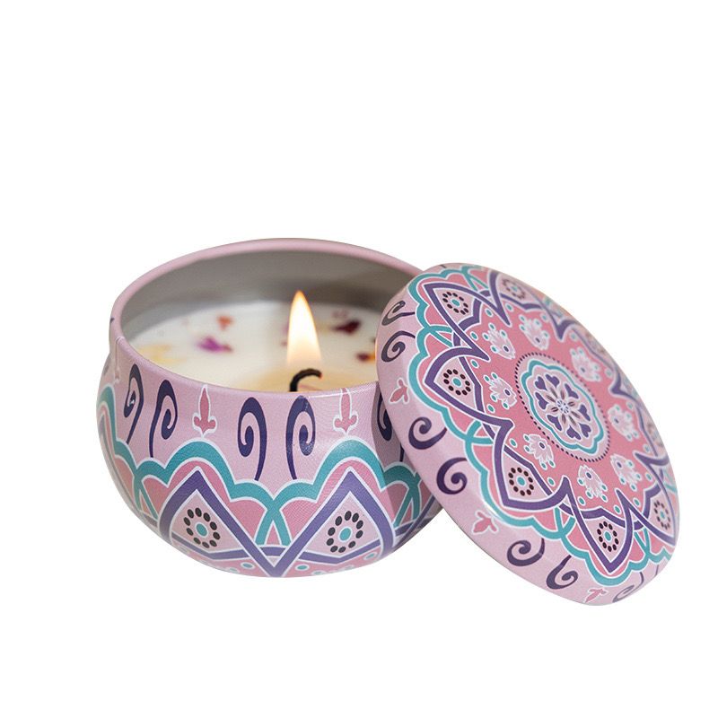 Beautiful Scented Candle with Tin Box and Dry Flowers